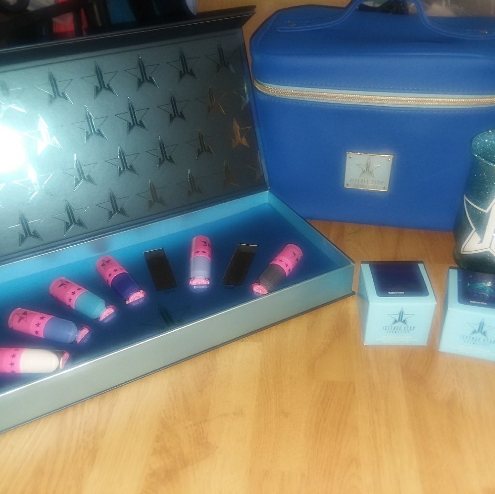 BNIB Jeffree Star Blue Bundle!